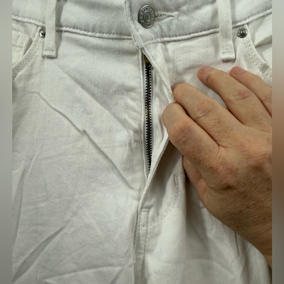 Signature Levi Strauss Mid-Rise Capri Womens Size 12 Off White Ankle/Crop (READ) - Picture 5 of 9